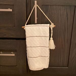 Wooden Tapestry Holder 